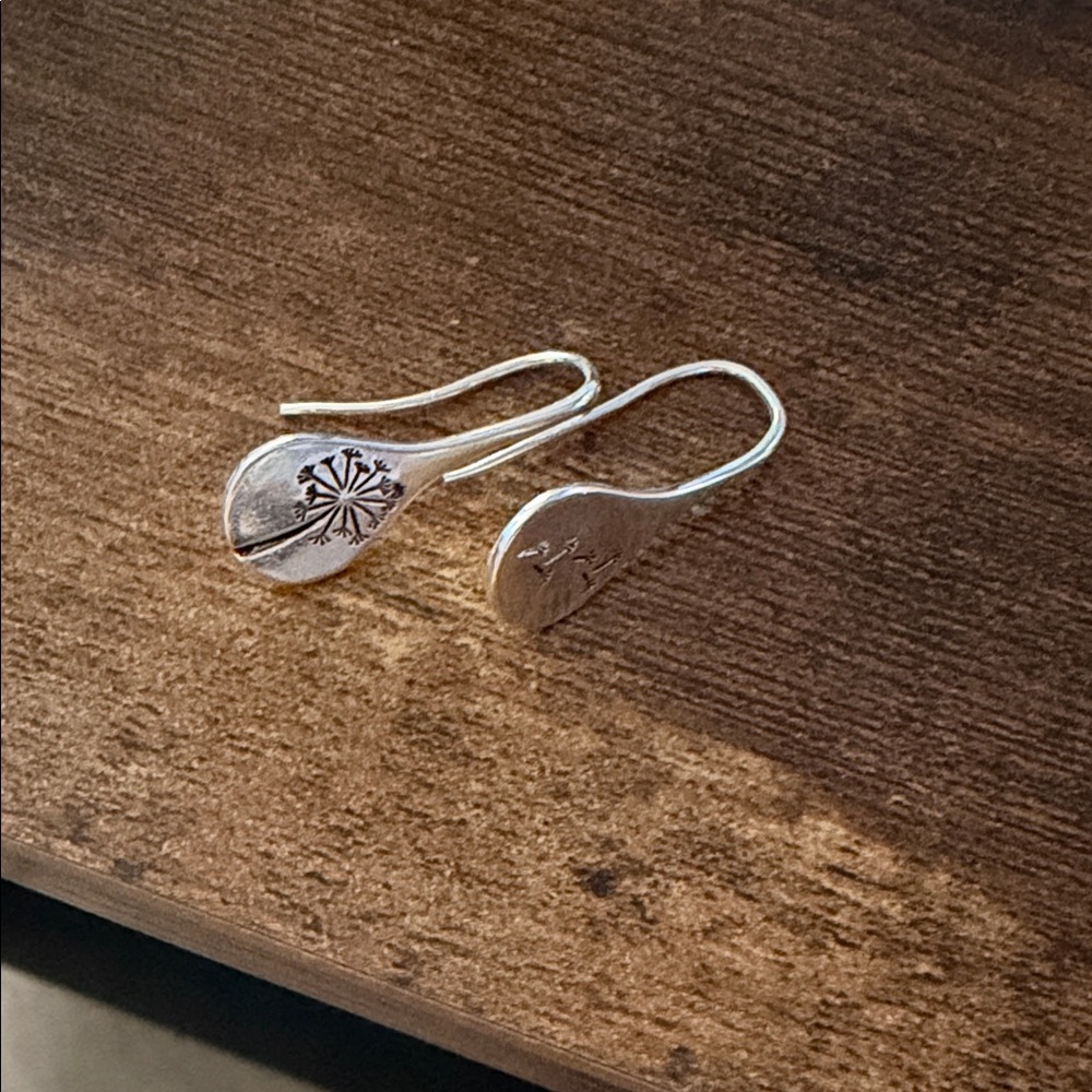 New Woman’s Sterling Silver Earrings